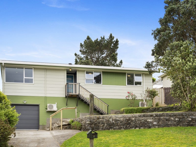 6 Gaff Place, Whitby, Porirua - Carousel 1