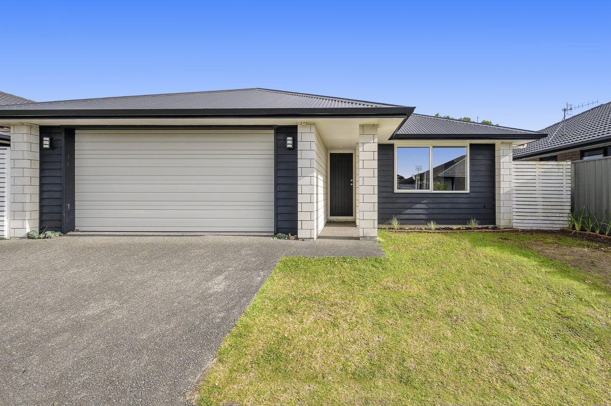 16 RABY LANE, Pyes Pa, Tauranga - Carousel 1