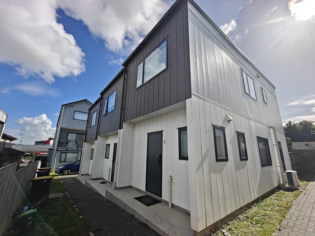 6/16 William Roberts Road, Pakuranga, Auckland - Carousel 1