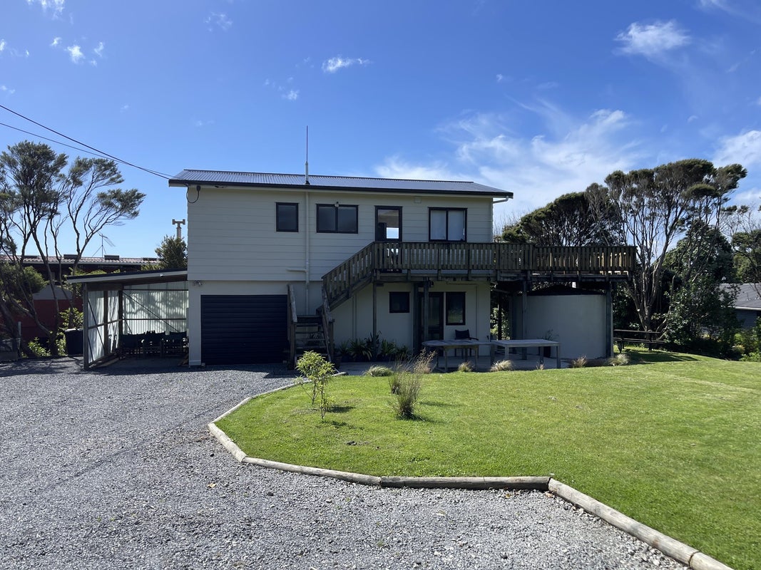 145 Piha Road, Piha, New Lynn - Carousel 1