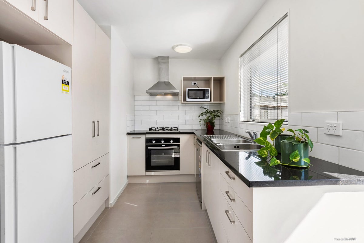 43 Totara Meadows Court, Wiri, Auckland - Carousel 1