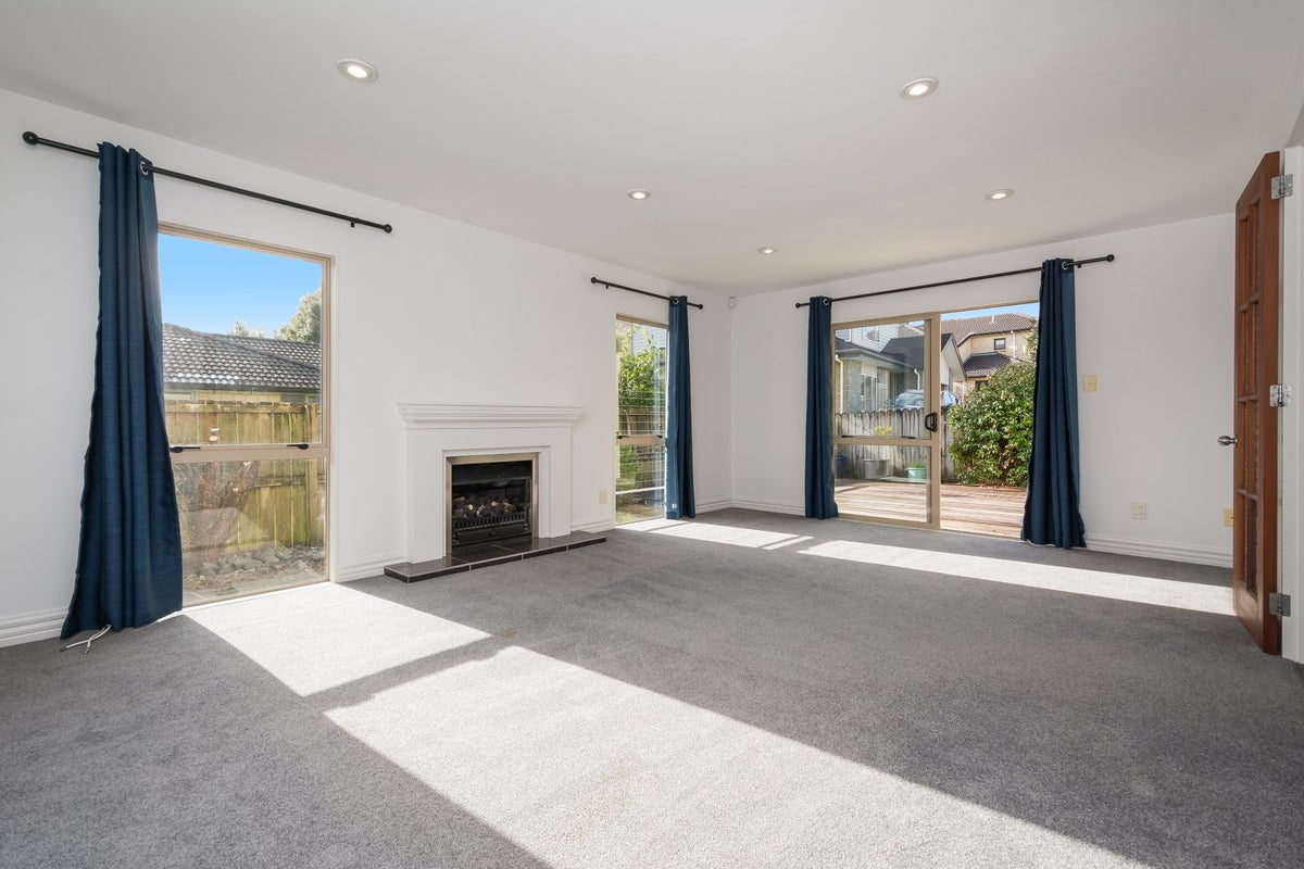 18 Malin Place, Pinehill, Auckland - Carousel 2
