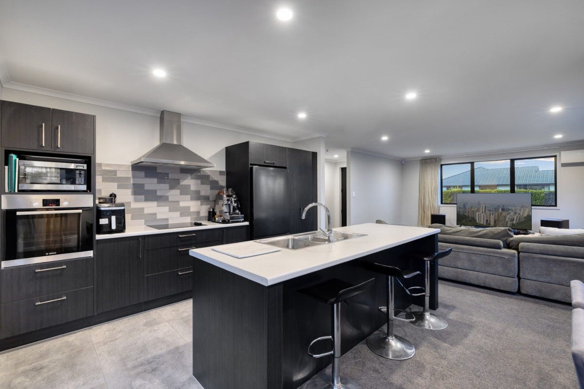 17 TE RANGA MEMORIAL DRIVE, Pyes pa, Tauranga - Carousel 2