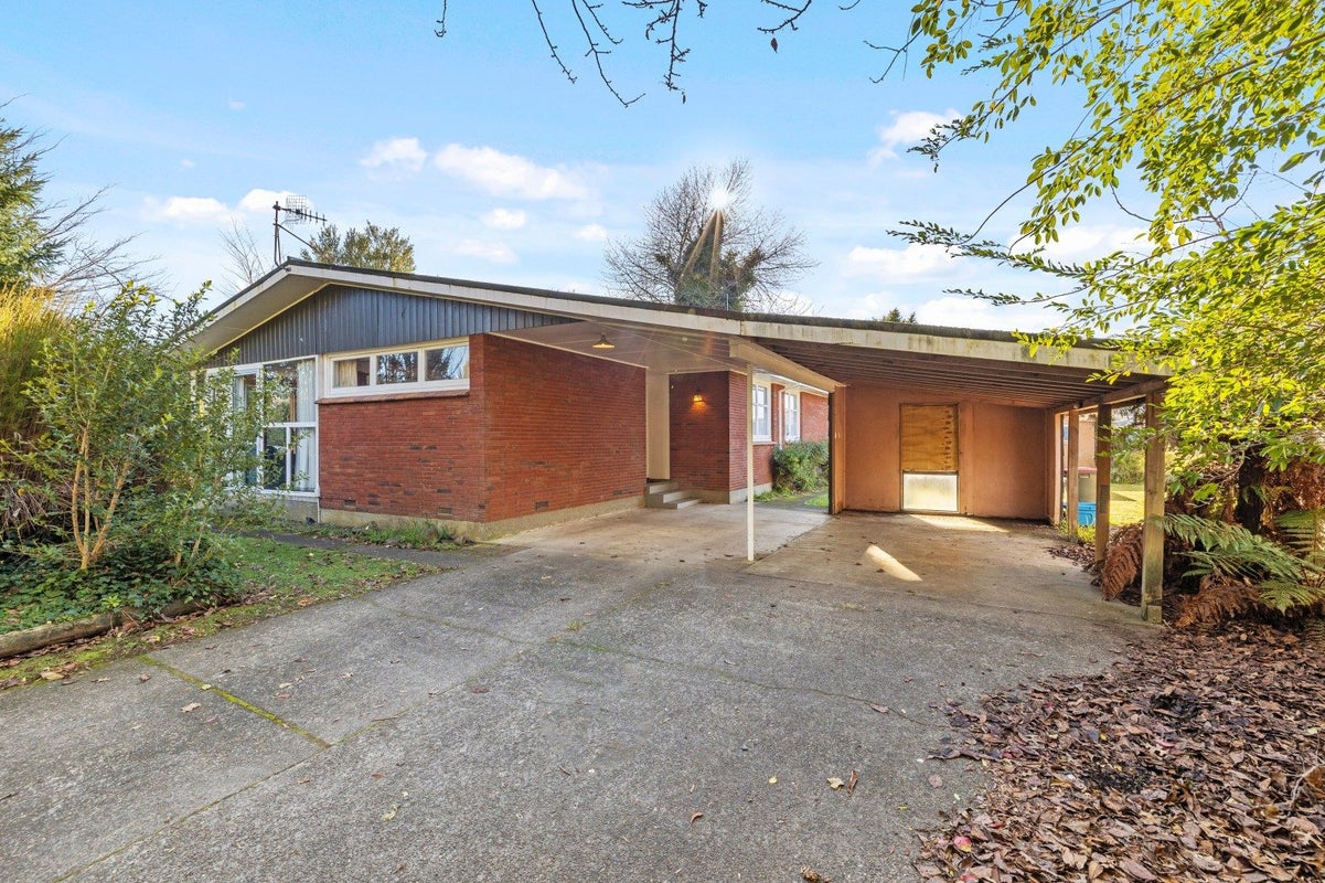 21 Clyde Street, Utuhina, Rotorua - Carousel 1