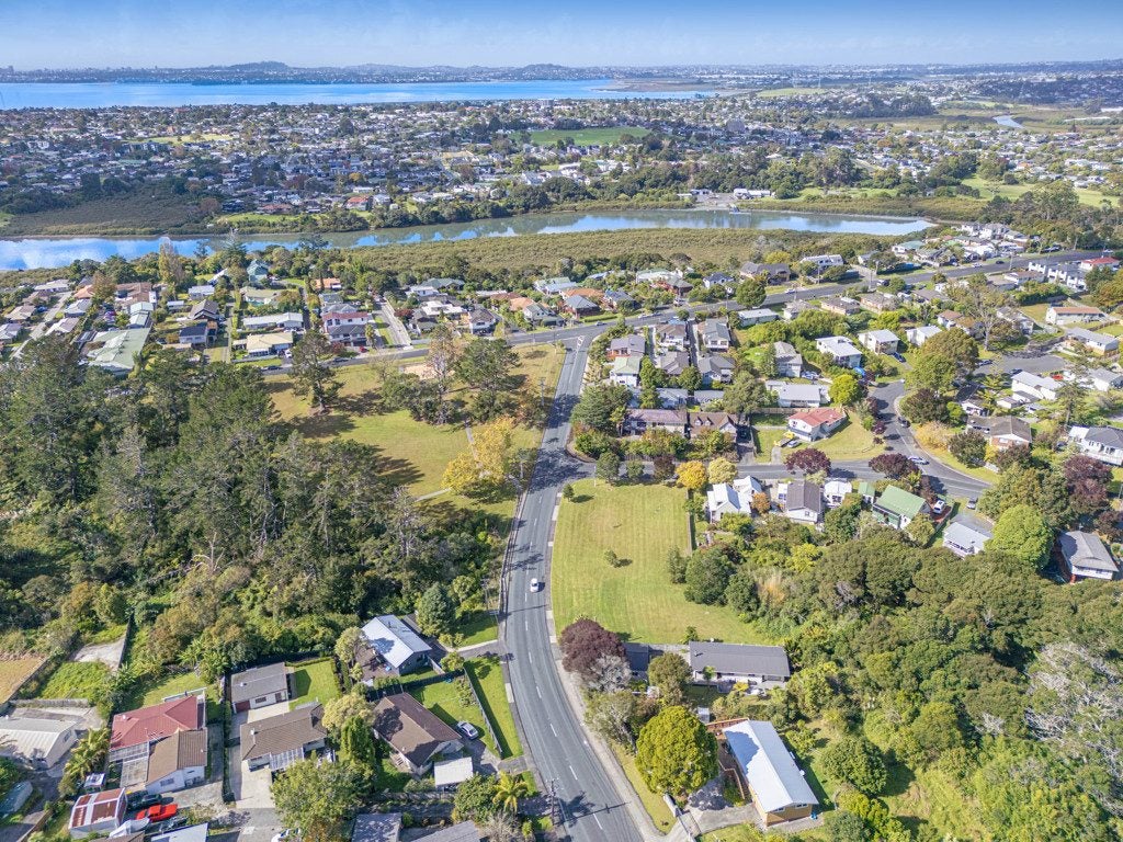 20 Spargo Road, Massey, Auckland - Carousel 35