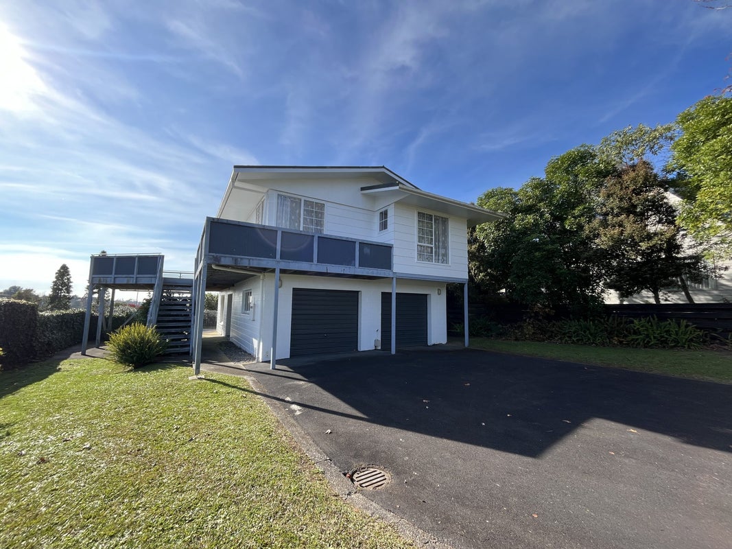 11 Lachlan Drive, Dinsdale, Hamilton - Carousel 2
