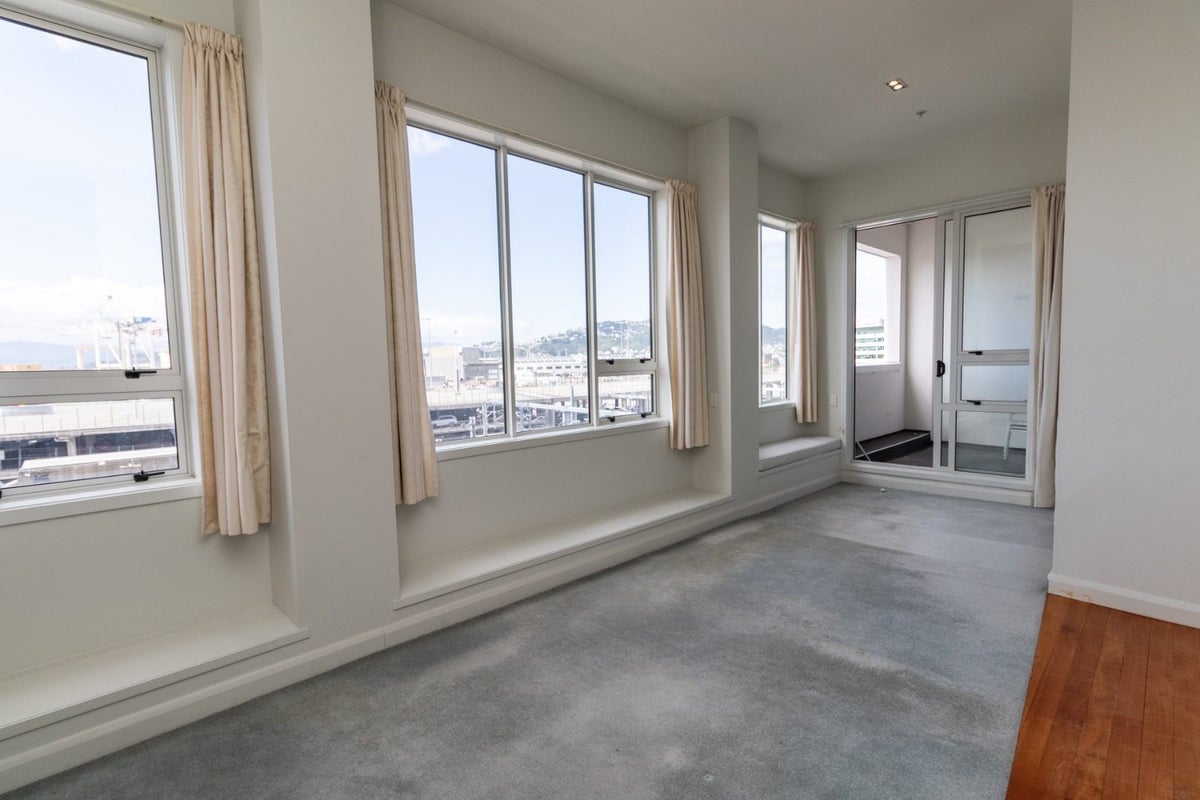 210/107 Thorndon Quay, Pipitea, Wellington - Carousel 2