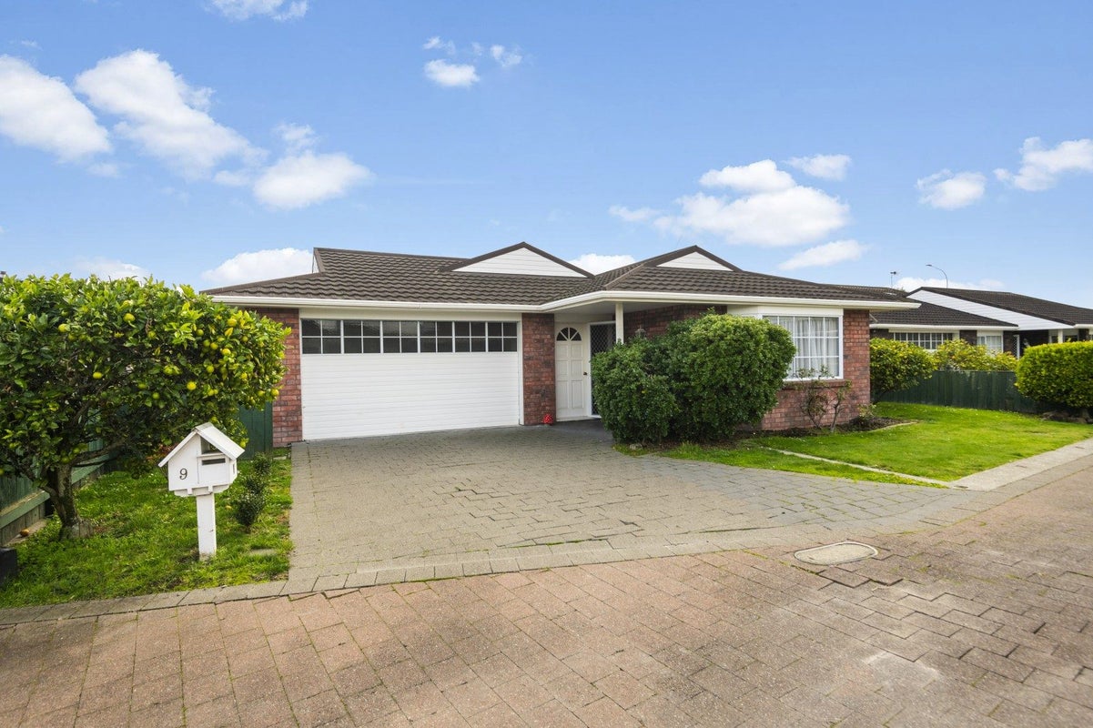 9 Lakemba Mews, Terrace End, Palmerston North - Carousel 1