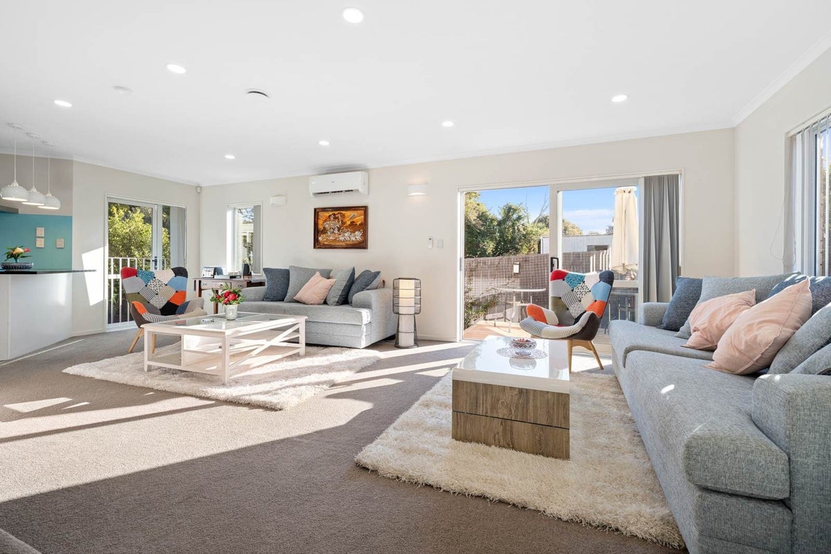 26A Stanniland Street, Sunnyhills, Auckland - Carousel 1