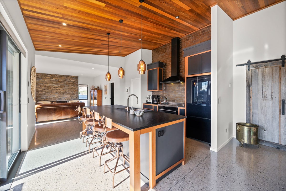37 Lookout Drive, Little Valley, Alexandra - Carousel 2