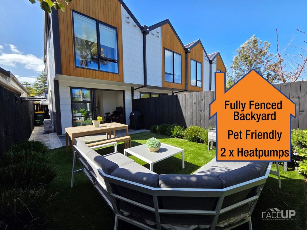 8/20 Moor Avenue, Te Atatu Peninsula, Auckland - Carousel 1
