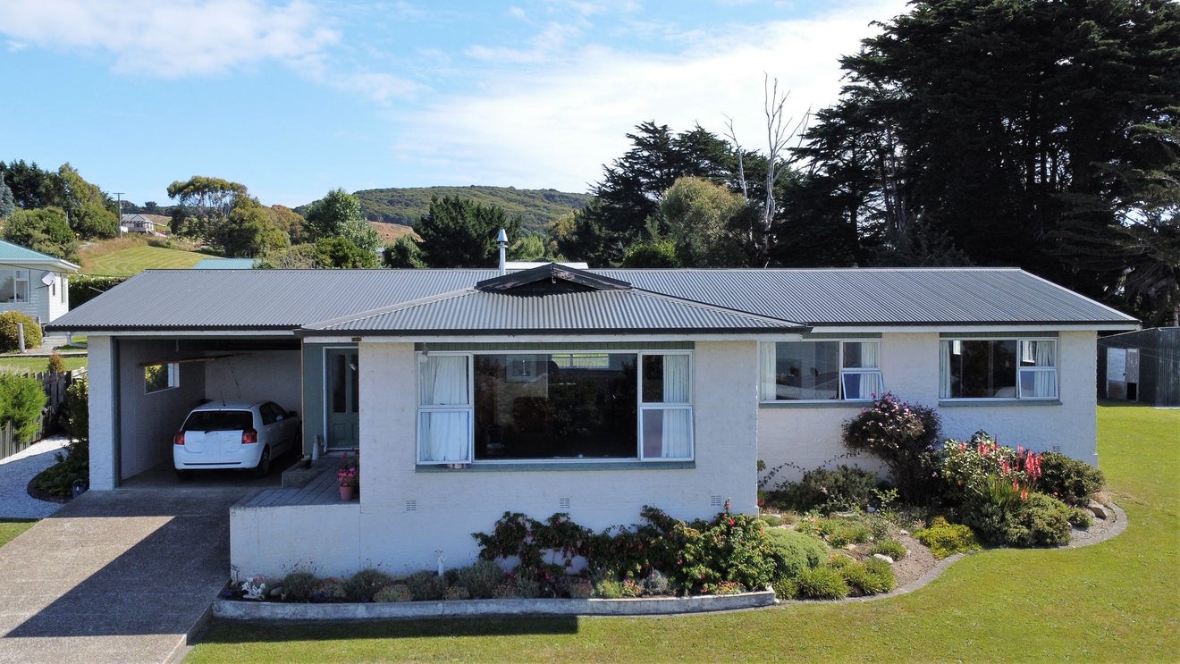 8 Castle Street, Riverton - Carousel 1
