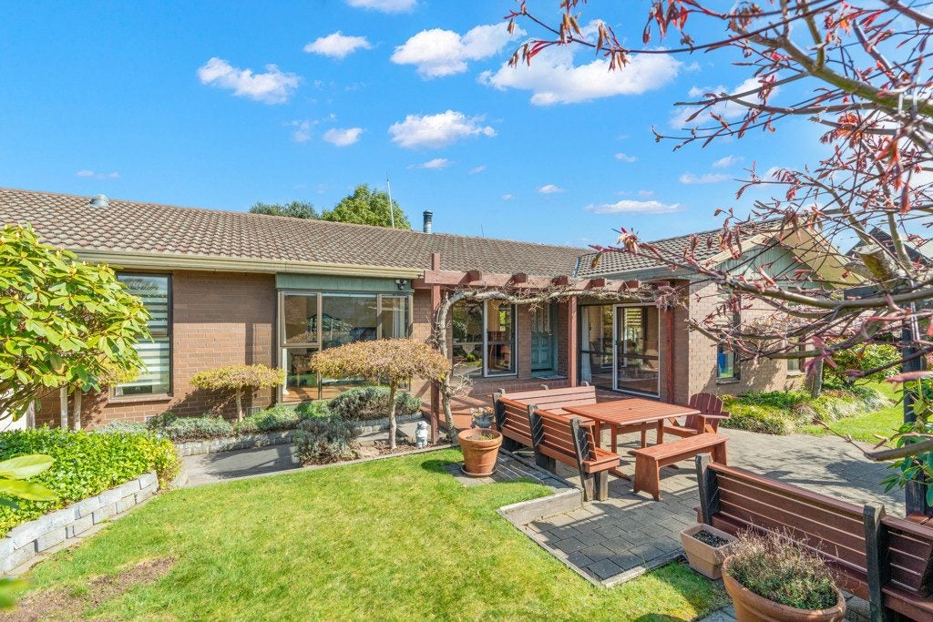 25B Hawkswood Place, Avonhead, Christchurch - Carousel 1