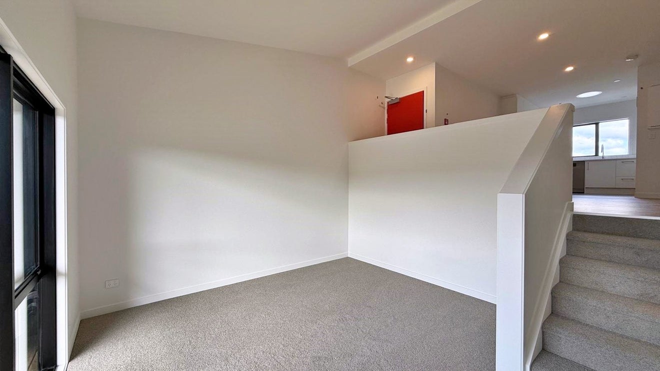 5/3 Kawau Close, Orewa, Orewa - Carousel 2