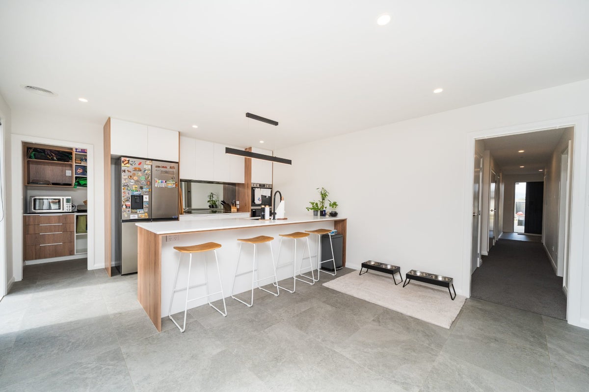 61 Freedom Drive, Kelvin Grove, Palmerston North - Carousel 2