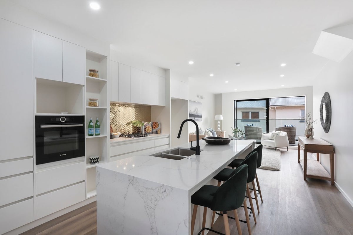 8/20 Fairview Road, Mount Eden, Auckland - Carousel 1