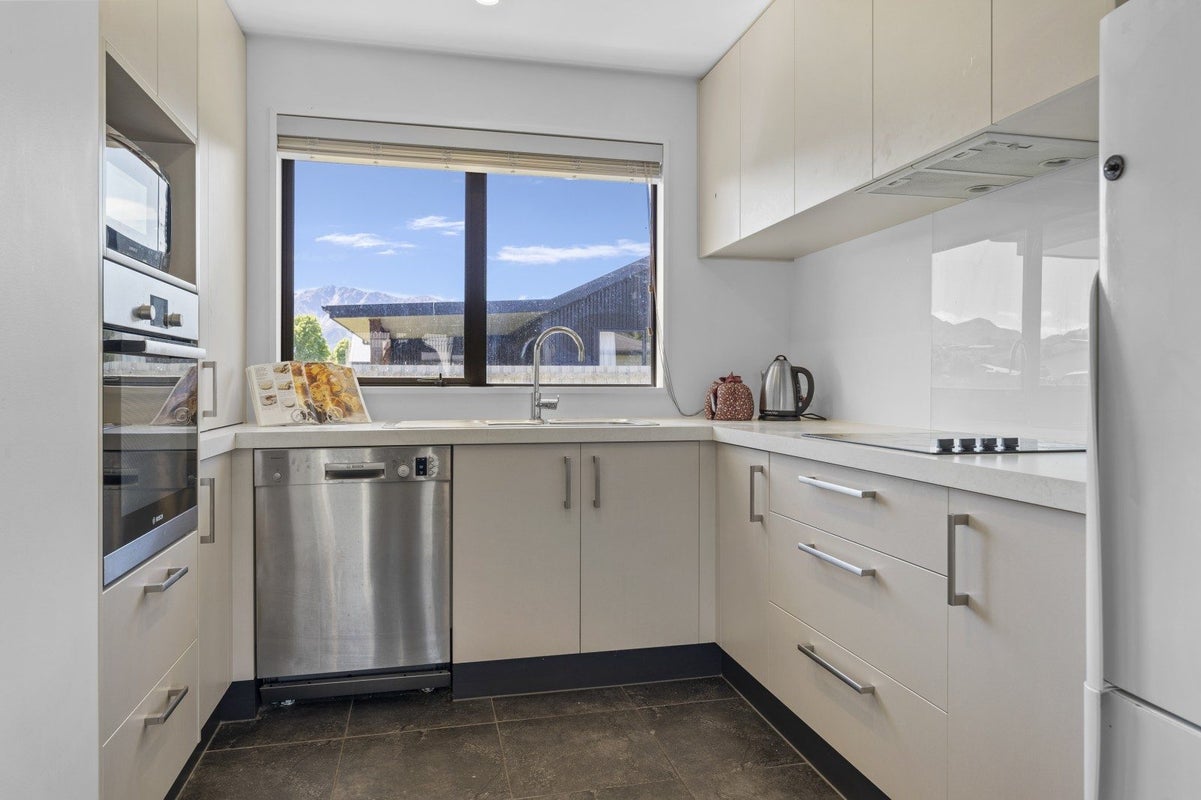 16 Francis Lane, Wanaka - Carousel 2