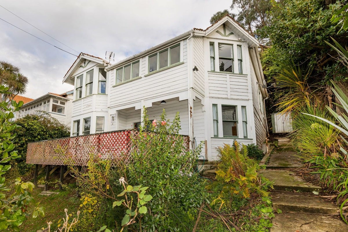 32 Norfolk Street, Saint Clair, Dunedin - Carousel 1