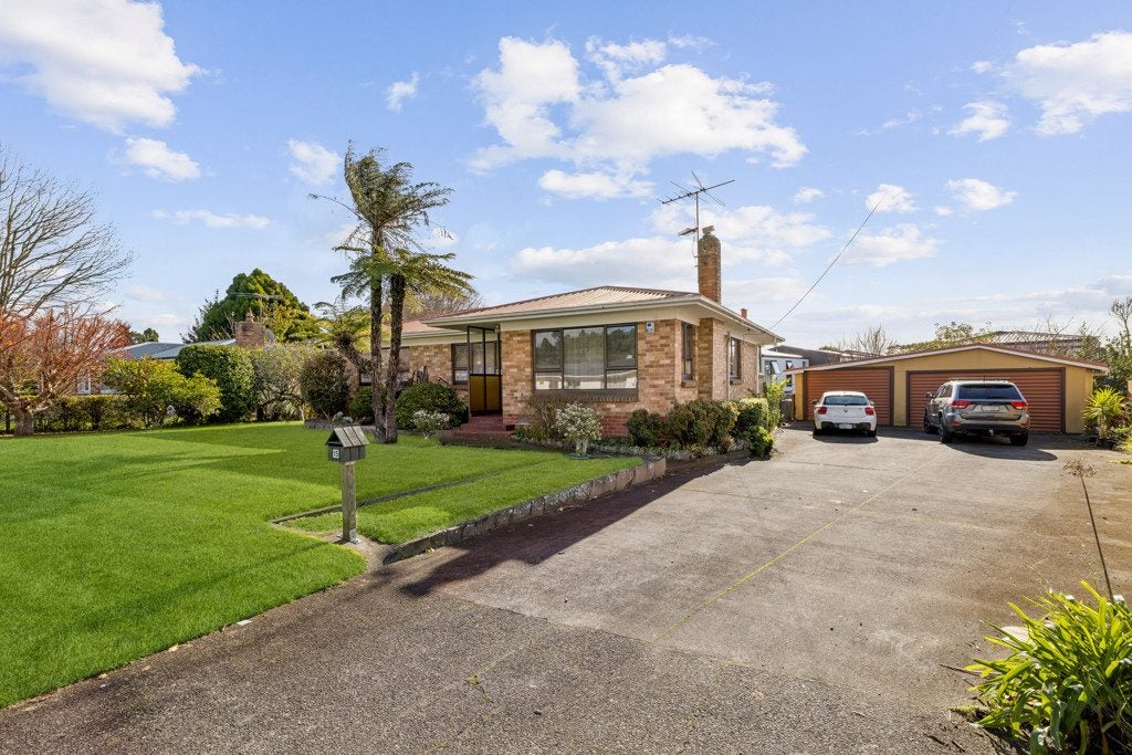 15 Manse Road, Pahurehure, Papakura - Carousel 1