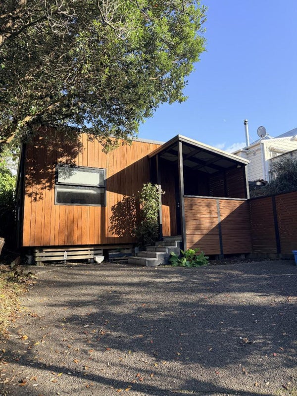 2 Ebrington Place, Strandon, New Plymouth - Carousel 1