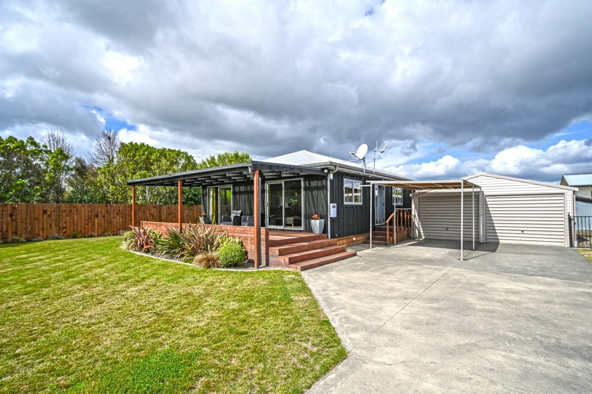 16 Arklow Place, Flaxmere, Hastings - Carousel 1
