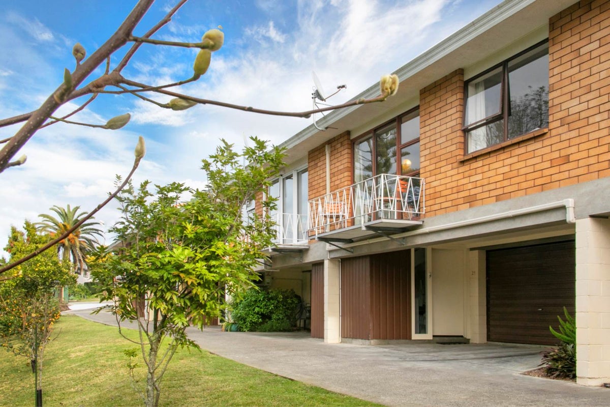 21/16 Willerton Avenue, New Lynn, Auckland - Carousel 2