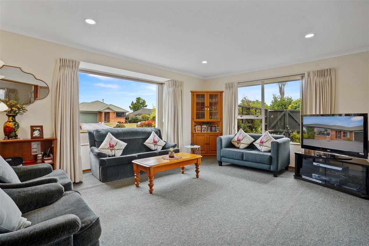16 Bella Rosa Drive, Hei Hei, Christchurch - Carousel 2