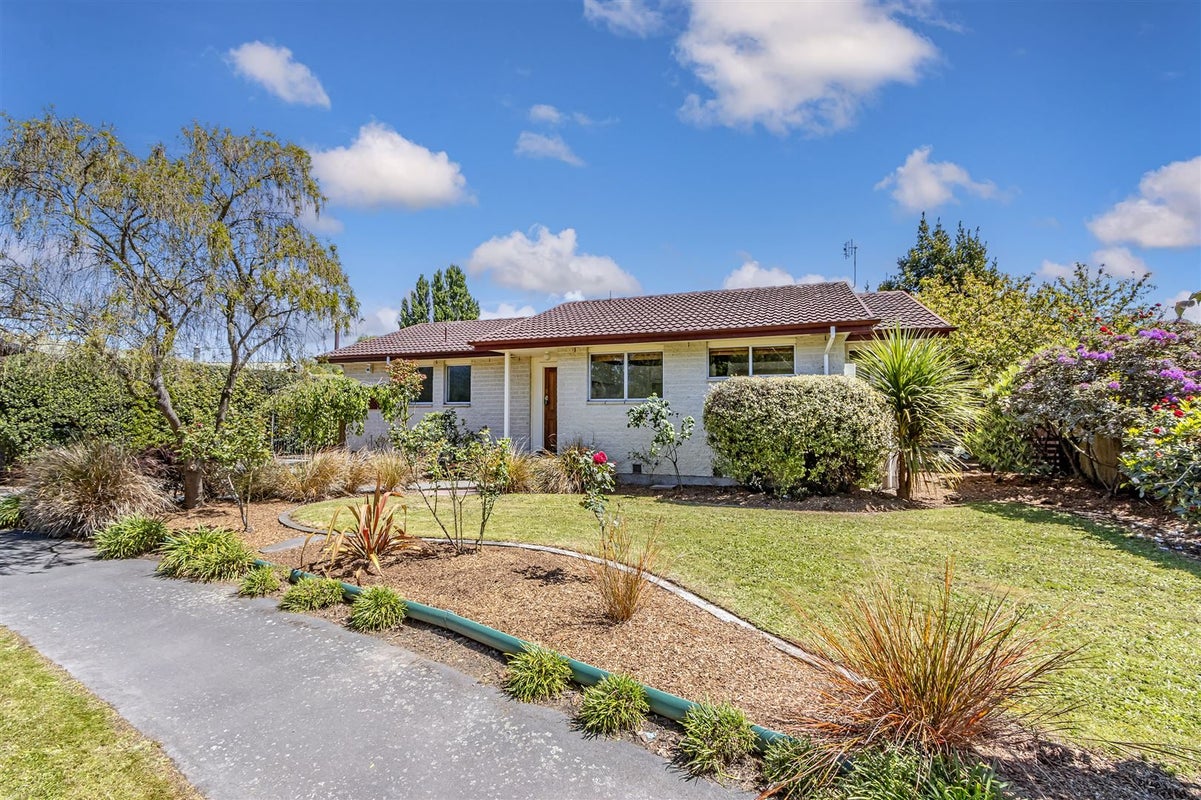 30 Clivedon Place, Redwood, Christchurch - Carousel 1
