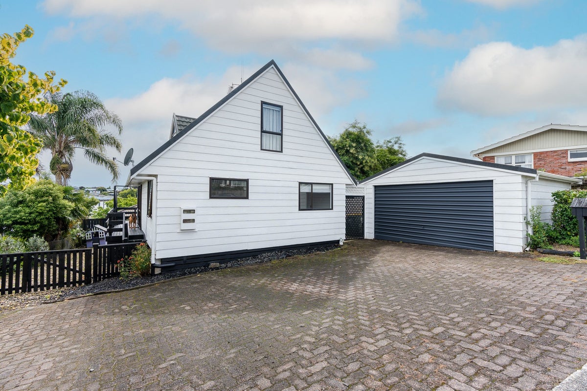 4 Leyton Place, Nawton, Hamilton - Carousel 1