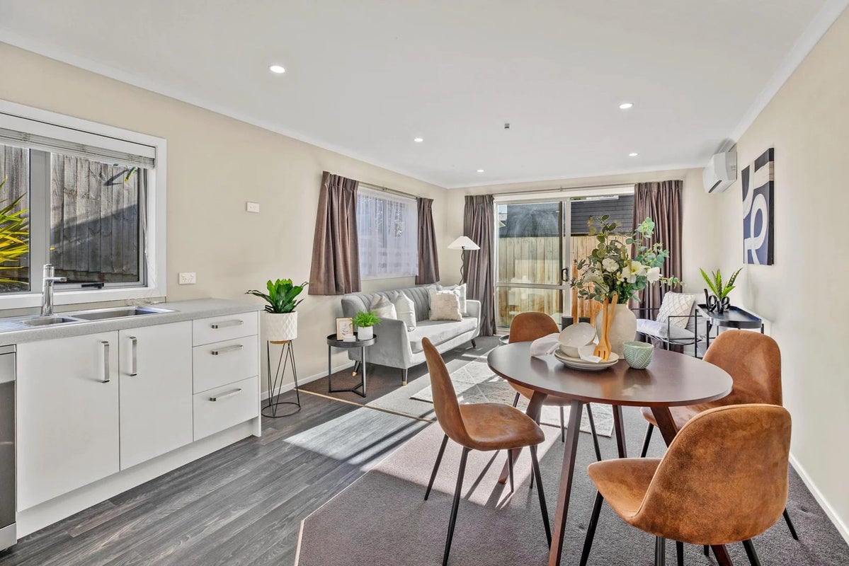 6/16 Hammond Street, Hamilton Central, Hamilton - Carousel 2