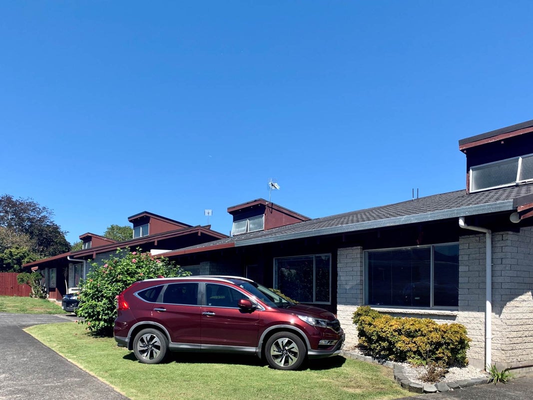 4/35 Swanson Road, Henderson, Auckland - Carousel 1