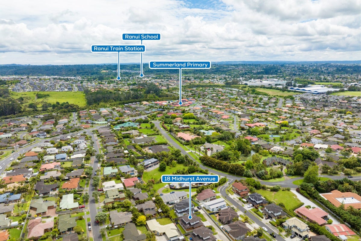 18 Midhurst Avenue, Henderson, Auckland - Carousel 25