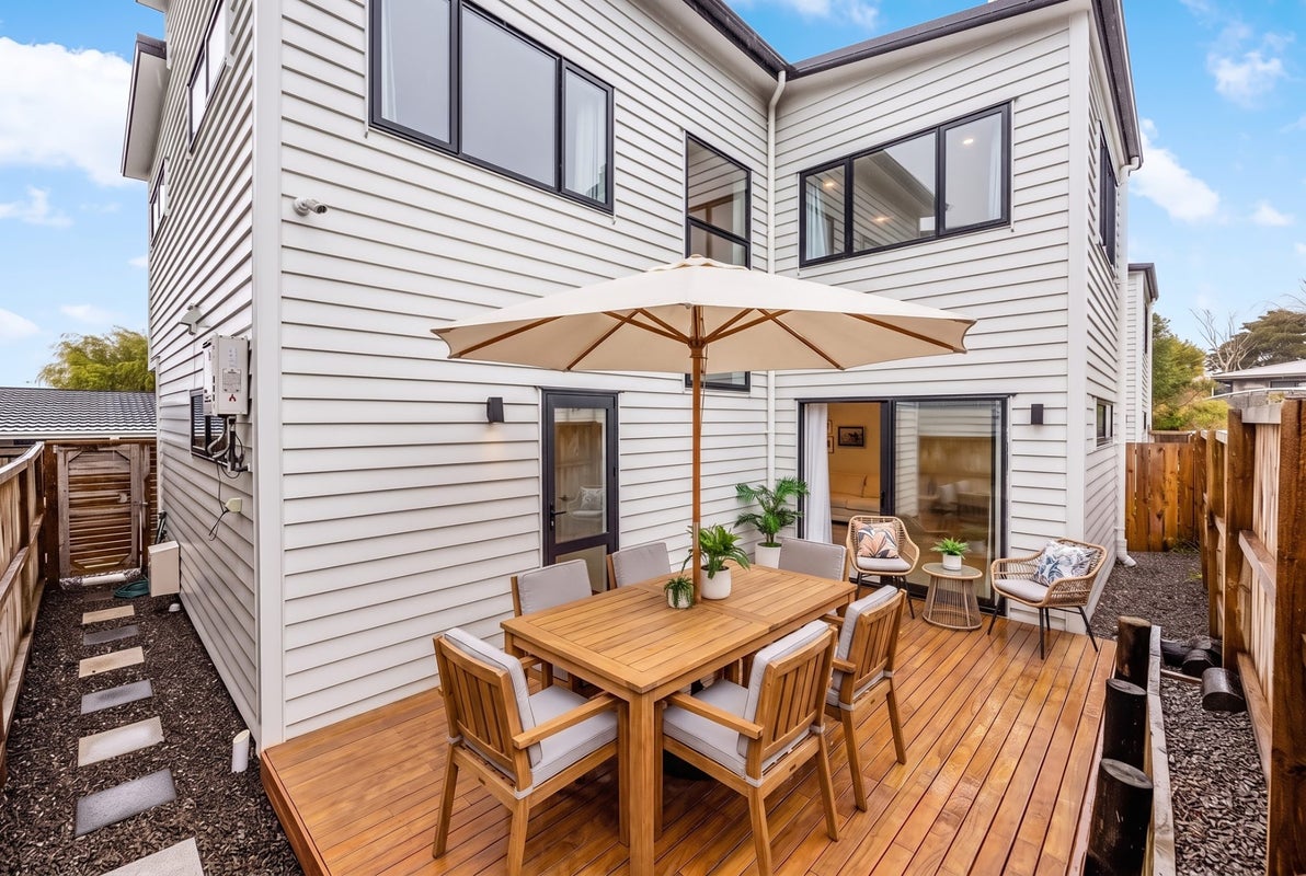 9B Totara Grove, Hillcrest, North Shore City, Auckland - Carousel 1