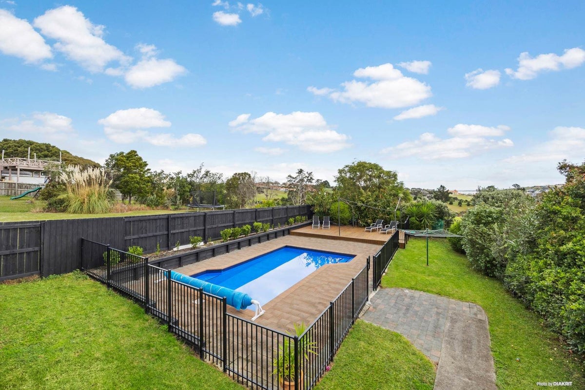 1301 Whangaparaoa Road, Army Bay, Whangaparaoa - Carousel 2