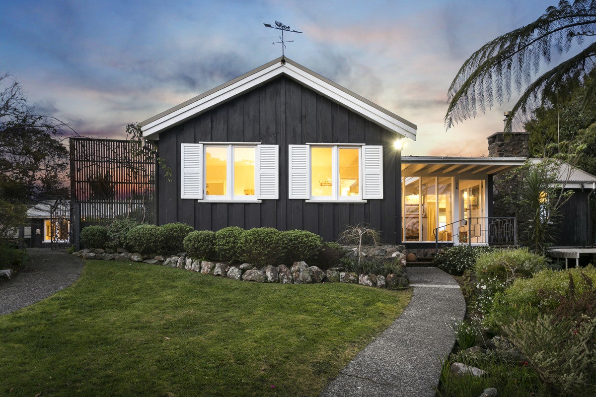 27 Turanga Road, Henderson Valley, Auckland - Carousel 1