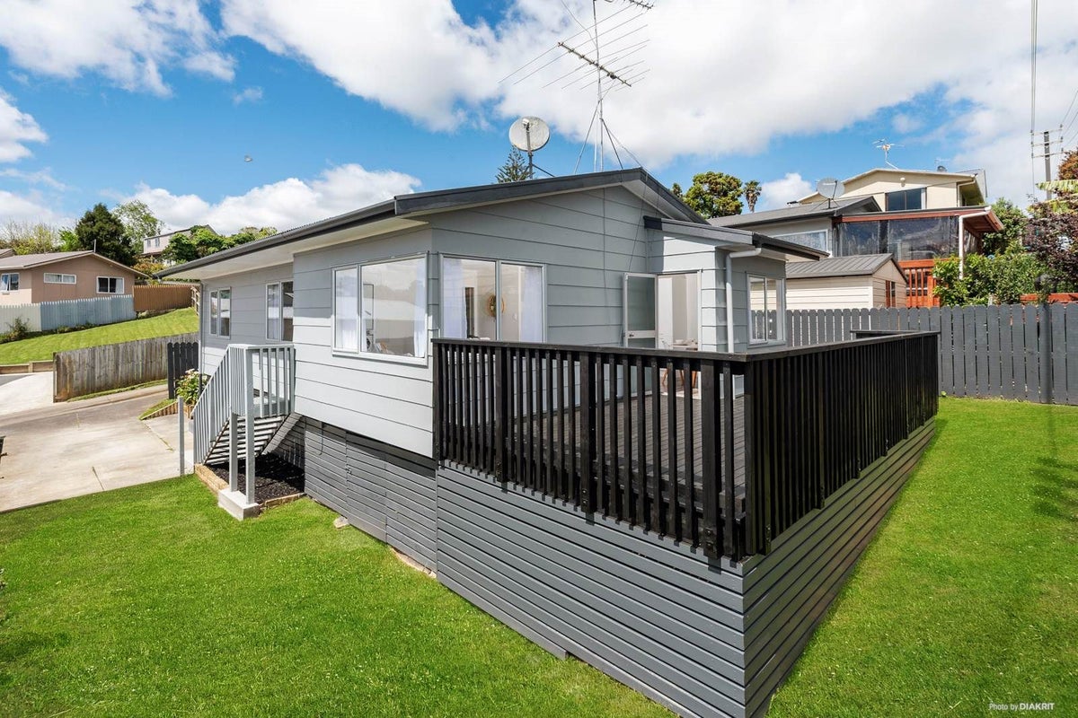 1/45 Lilburn Crescent, Massey, Auckland - Carousel 2