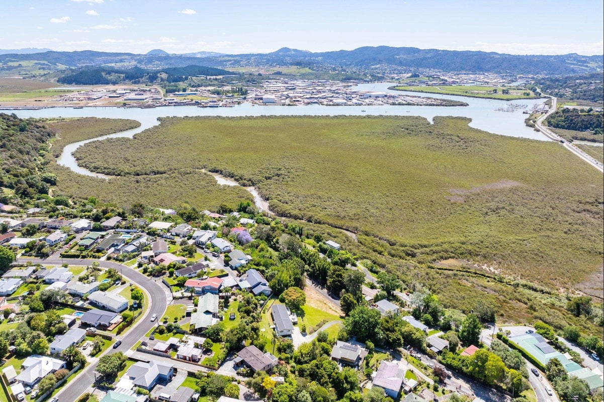 140 Old Onerahi Road, Onerahi, Whangarei - Carousel 32
