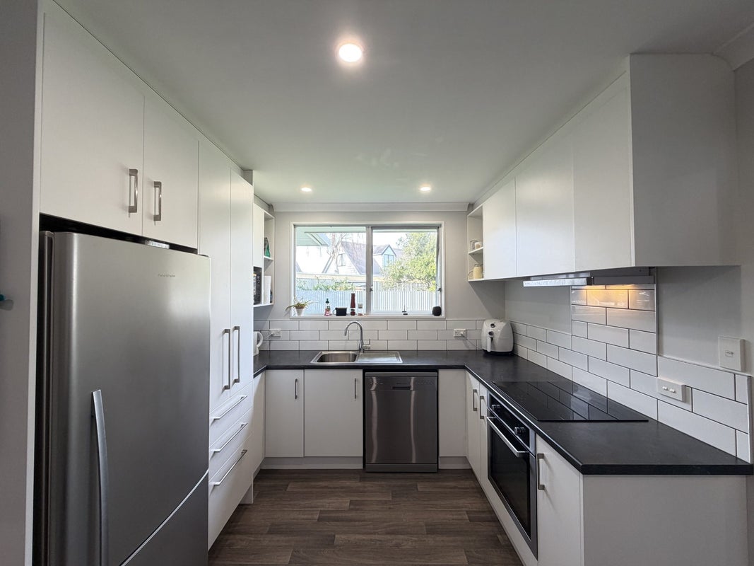 34B Somerset Crescent, Highbury, Palmerston North - Carousel 2
