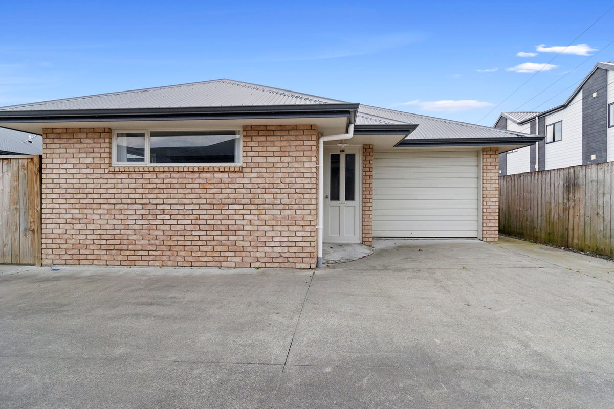 1D Pitt Street, Frankton, Hamilton - Carousel 1