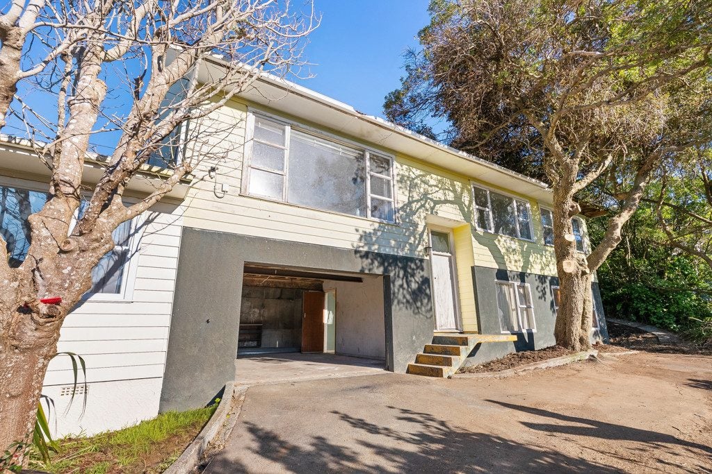 18 Aplin Terrace, Ngaio, Wellington - Carousel 1