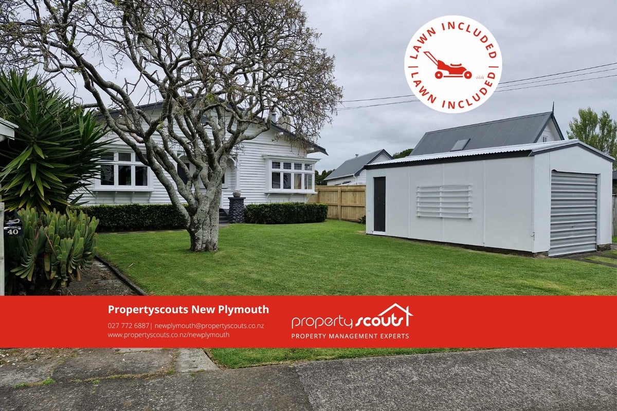 40 Waiwaka Terrace, Strandon, New Plymouth - Carousel 1