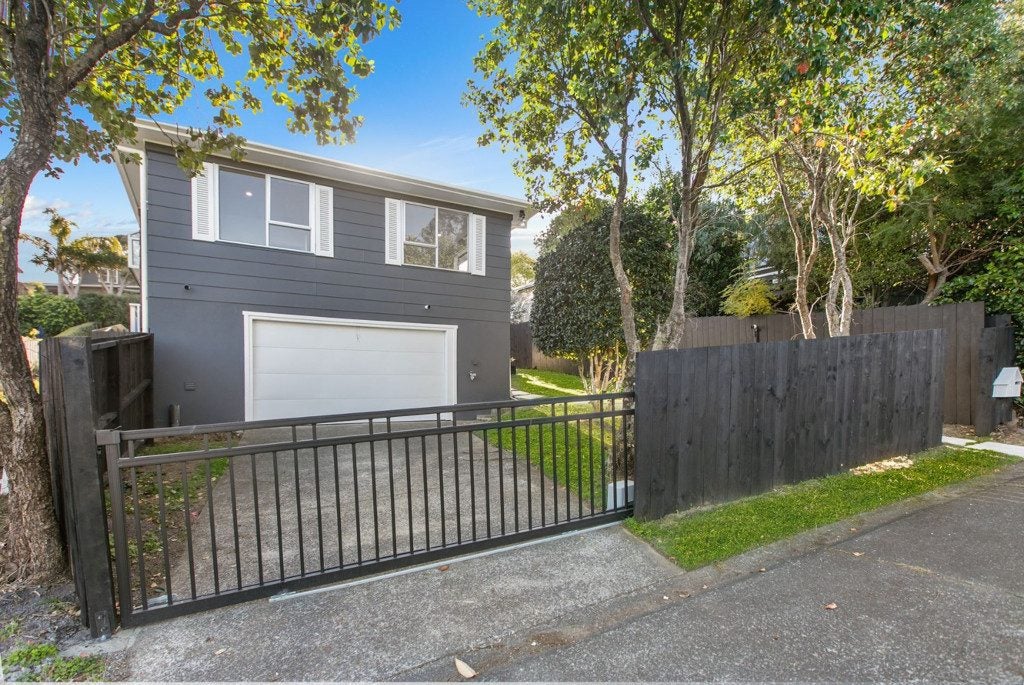 9 Tisdall Crescent, Saint Johns, Auckland - Carousel 14