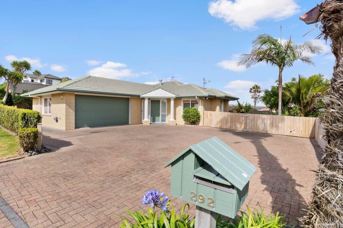292 Hill Road, The Gardens, Auckland - Carousel 1
