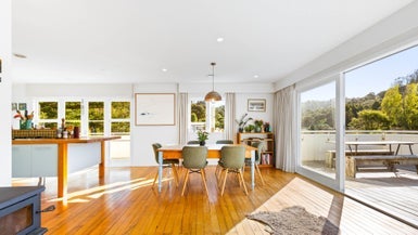 11 Western Road, Laingholm, Auckland - Carousel 1