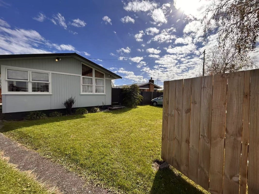 3 Fairview Street, Fairview Downs, Hamilton - Carousel 1