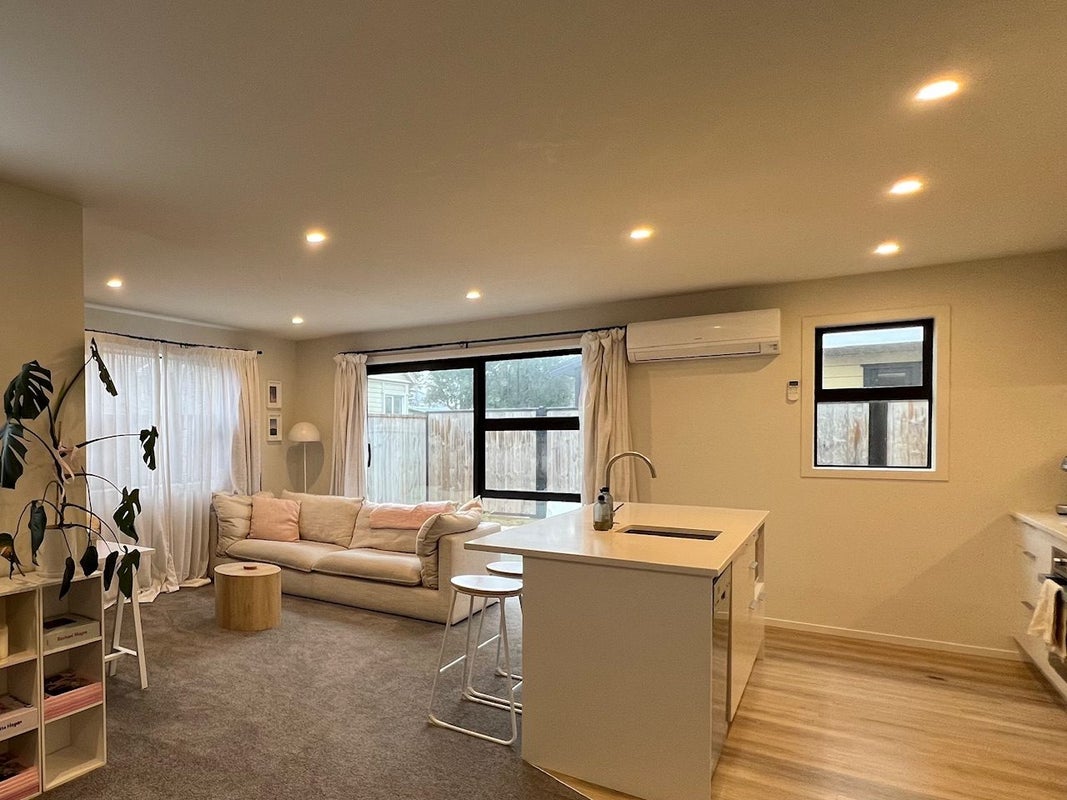 1/35 Rata Street, Naenae, Lower Hutt - Carousel 1