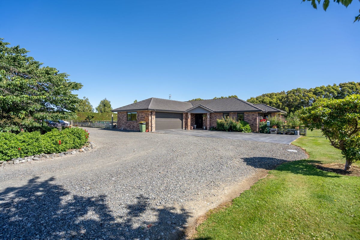 180 Moore Road, Lorneville, Invercargill - Carousel 1