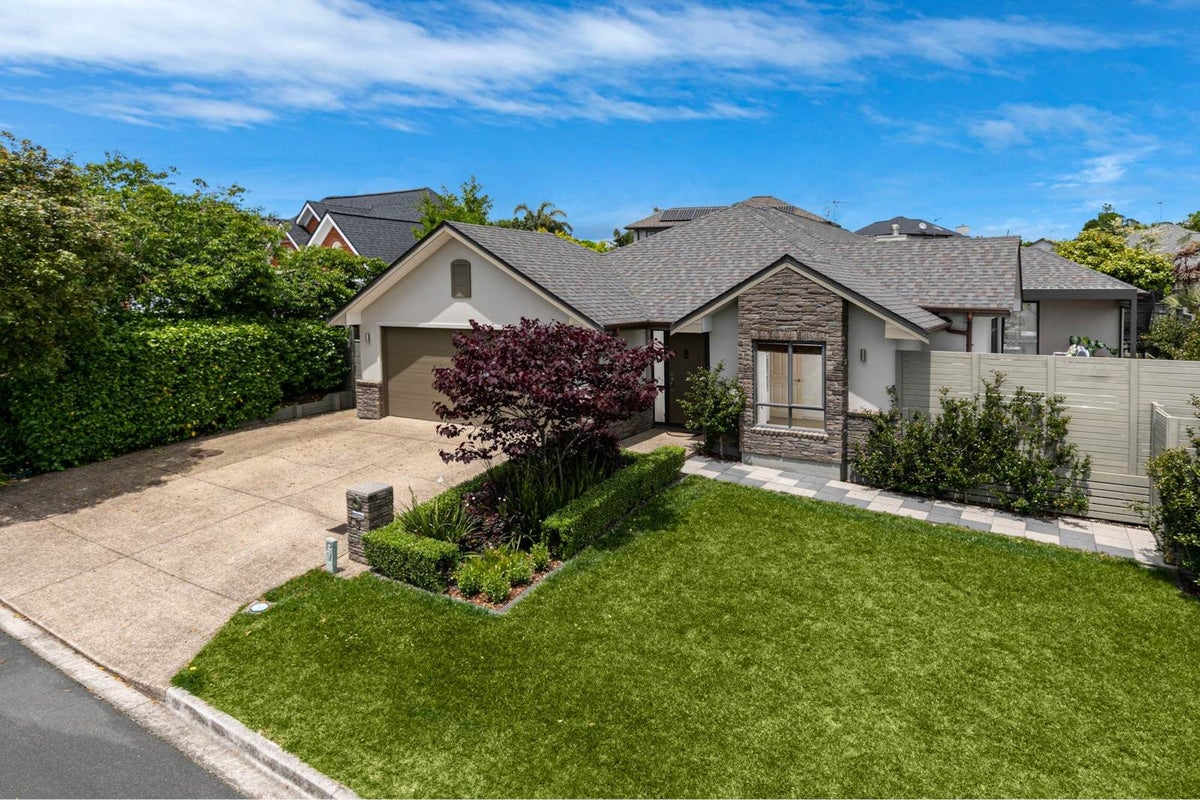 3 Archer Rayner Place, Greenhithe, Auckland - Carousel 1