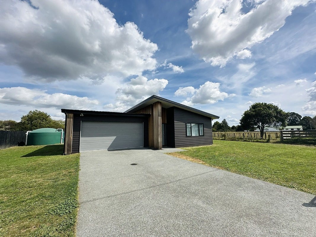 24 Lissette Road, Newstead - Carousel 1