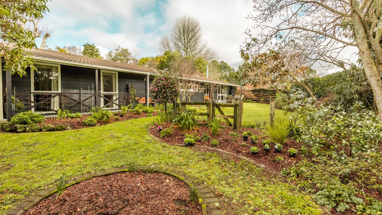 22 Solly Place, Springfield, Rotorua - Carousel 2